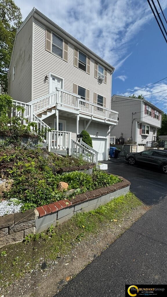 Building Photo - 118 Montclair Ave