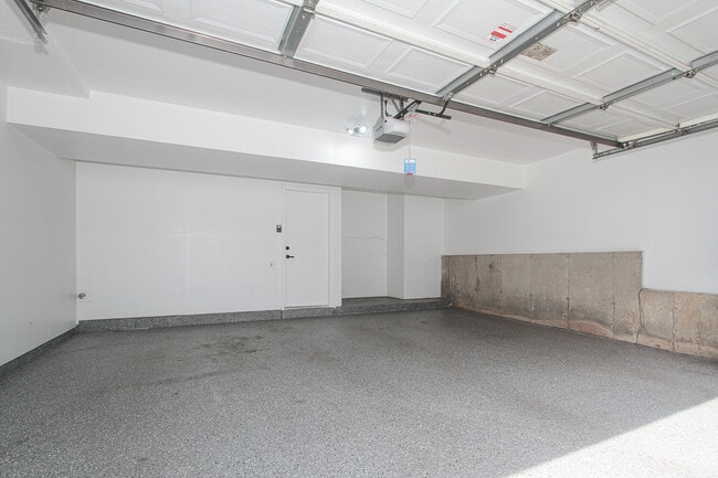 Building Photo - 2352 Dawson Ln