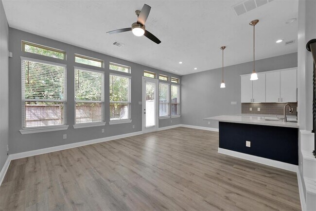 Building Photo - 91 Aventura Pl