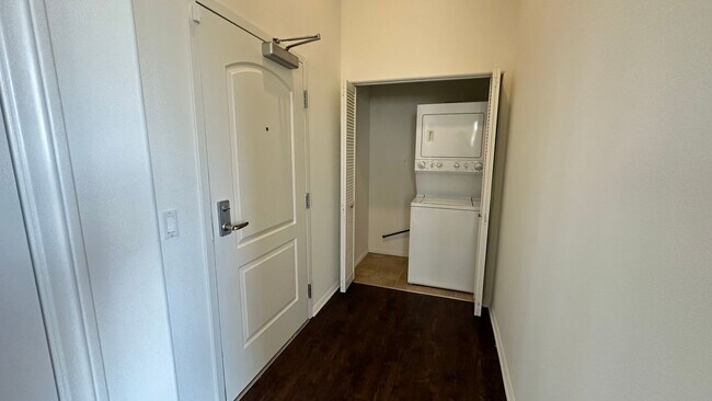 Interior Photo - Berendo Terrace