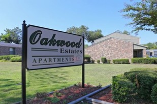 Building Photo - Oakwood Estates