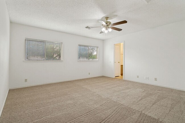 Building Photo - 3-BEDROOM HOME IN GUILBEAU PARK