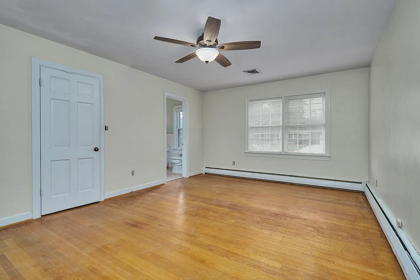 Building Photo - 4376 Lynnville Crescent