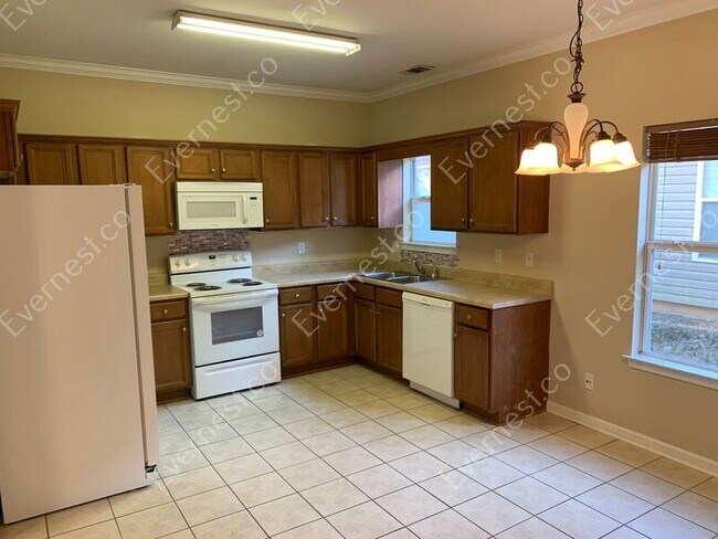 Building Photo - 161 Highview Cove