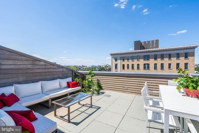 Building Photo - 1311 13th St NW