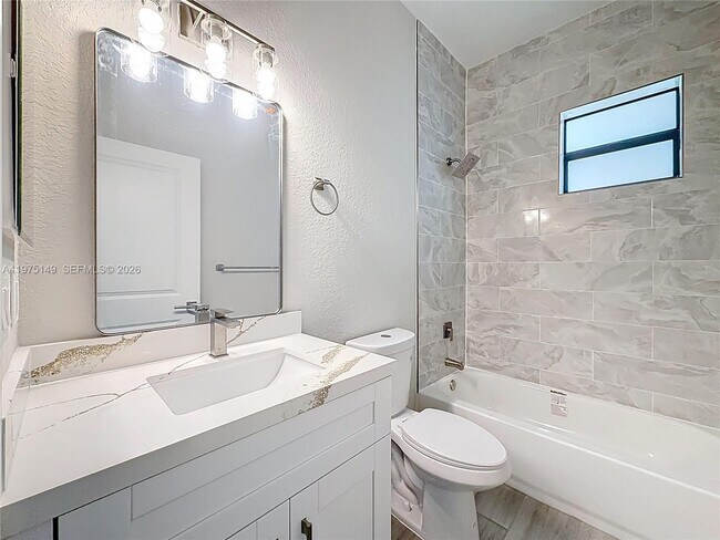 Building Photo - 410 NW 41st St