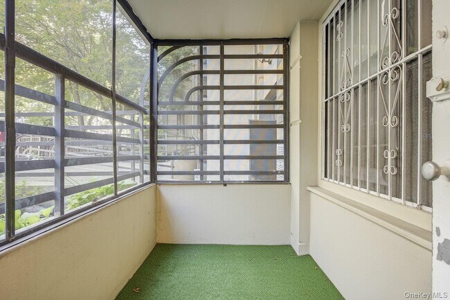 Building Photo - 98-10-9864 64th Ave