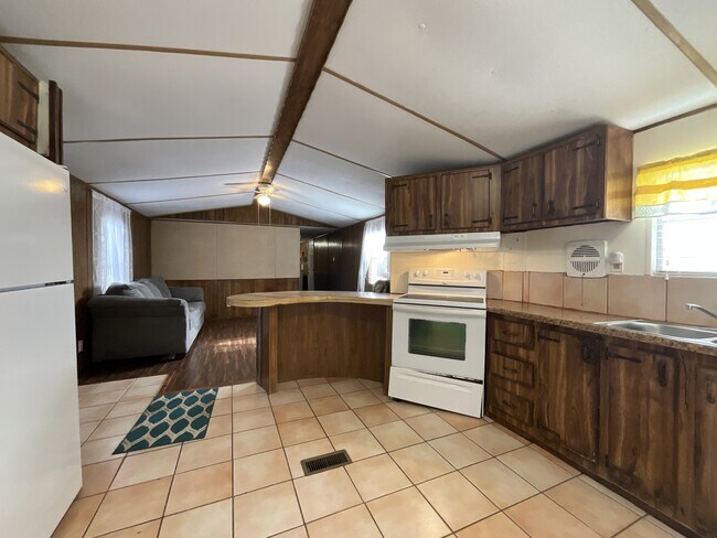 Building Photo - 1053 Vz County Rd 1927