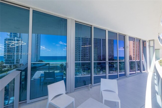 Building Photo - 17550 Collins Ave