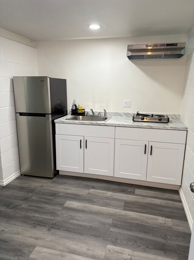Building Photo - Charming 1 BR 1BA studio for rent.