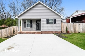 Building Photo - 625 Wilson St