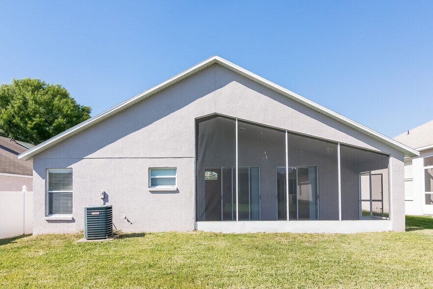 Building Photo - 25442 7 Rivers Cir