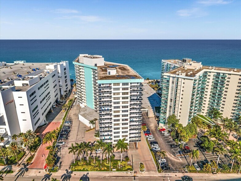Building Photo - 3725 S Ocean Dr
