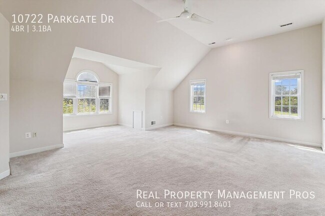 Building Photo - 10722 Parkgate Dr