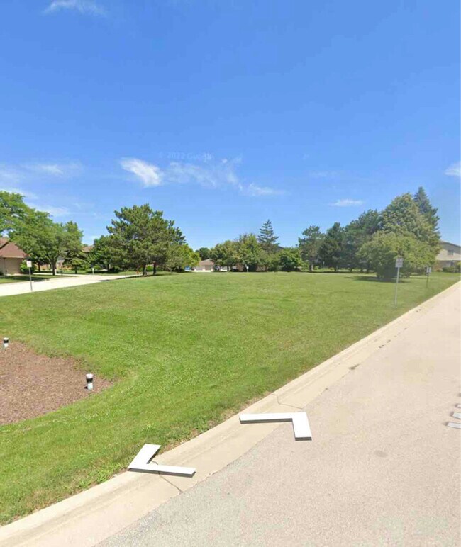 Building Photo - 3195 W Mangold Ave