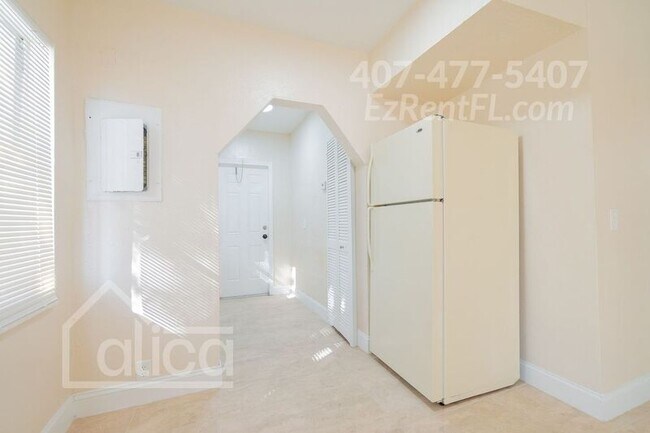 Building Photo - 1001 Henrietta Ave