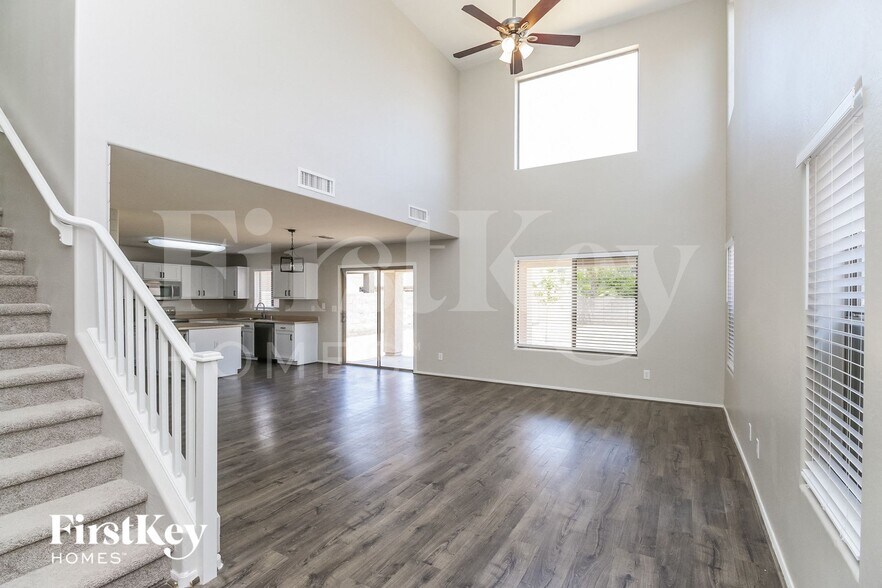 Building Photo - 1168 W Desert Basin Dr