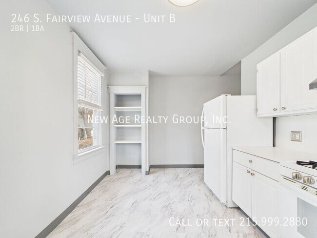 Building Photo - 246 S Fairview Ave