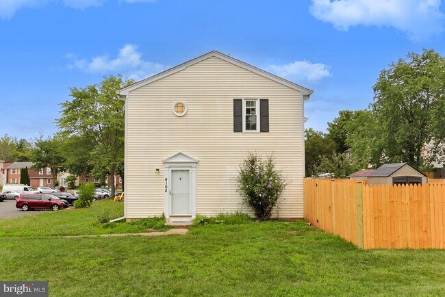 Building Photo - 4168 Hamlin Ct