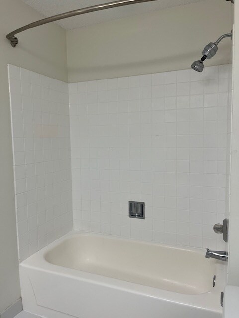 Building Photo - 10 E Ontario St