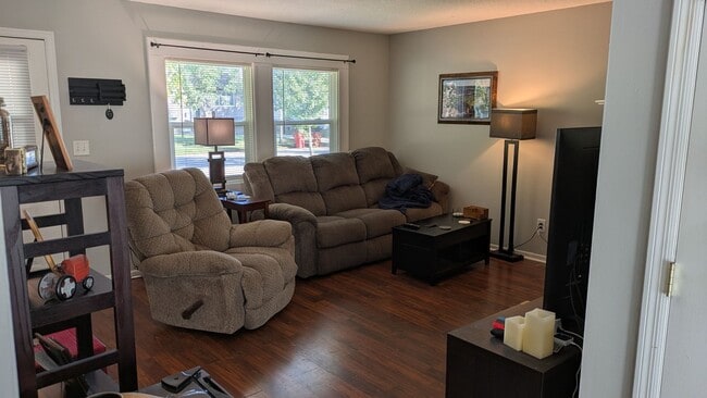 Building Photo - NW Rochester MN, First month free if you m...