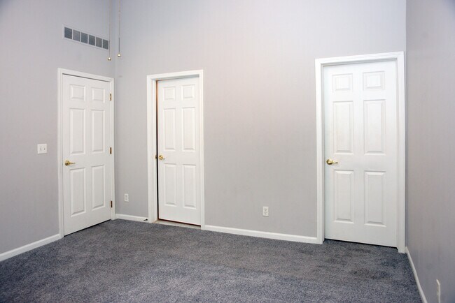 Building Photo - 42635 Park Cresent Dr
