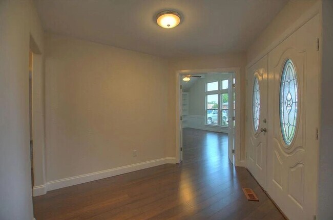 Building Photo - 2616 SW 102nd St