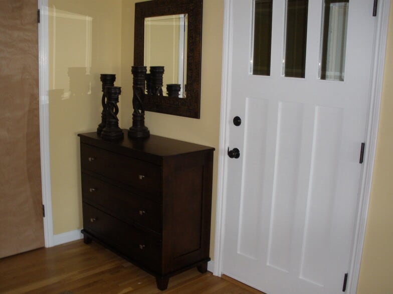 Building Photo - 1334 E 1st St