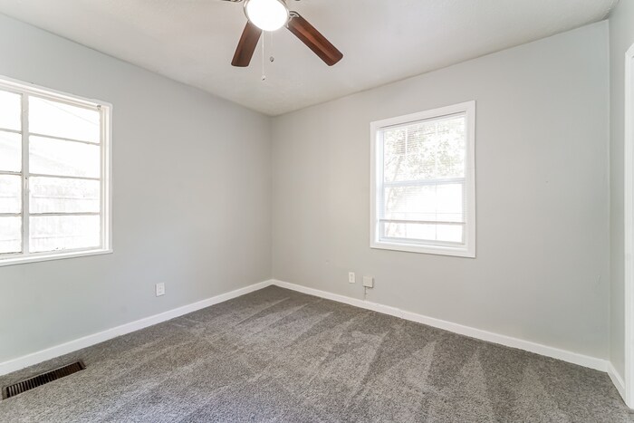 Building Photo - 3151 Shirley Dr