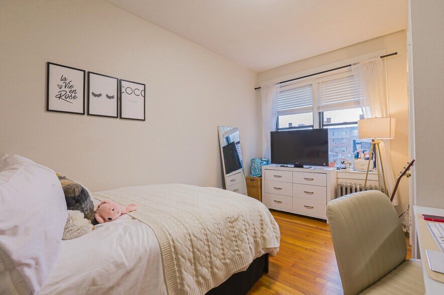 Building Photo - 11 Gorham St