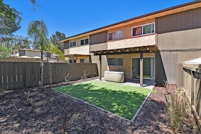 Building Photo - 9175 Campina Dr