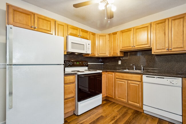 Primary Photo - Hillside Apartments