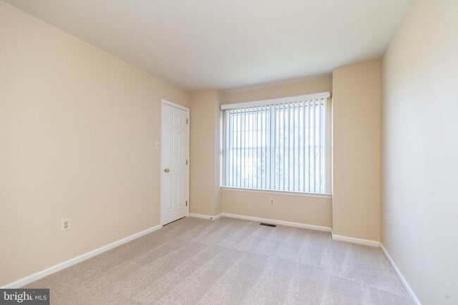 Building Photo - 940 Bentley Ct