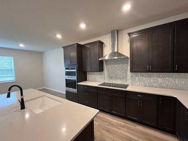 Building Photo - 5625 Cedar Chase Dr