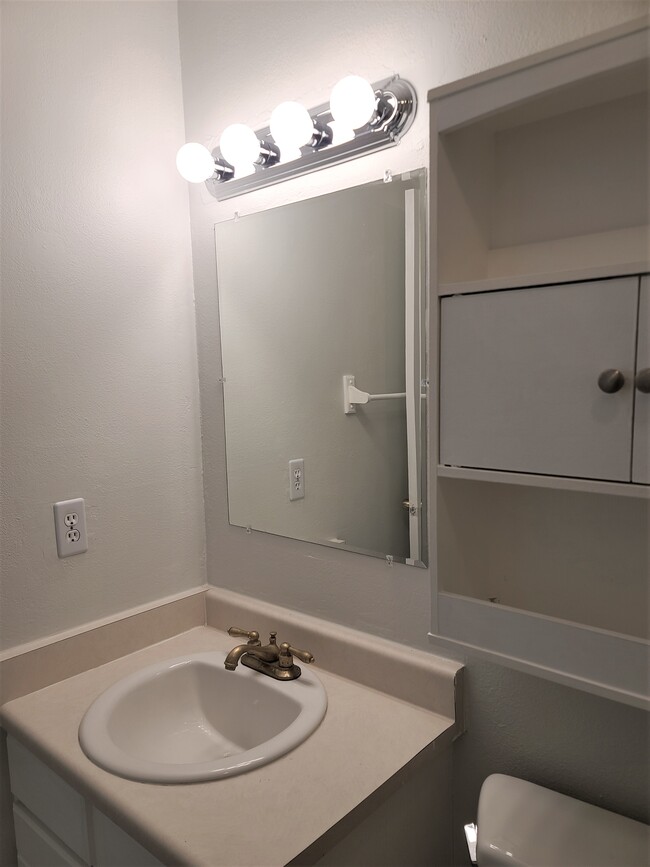 Building Photo - 5300 E Cherry Creek S Dr