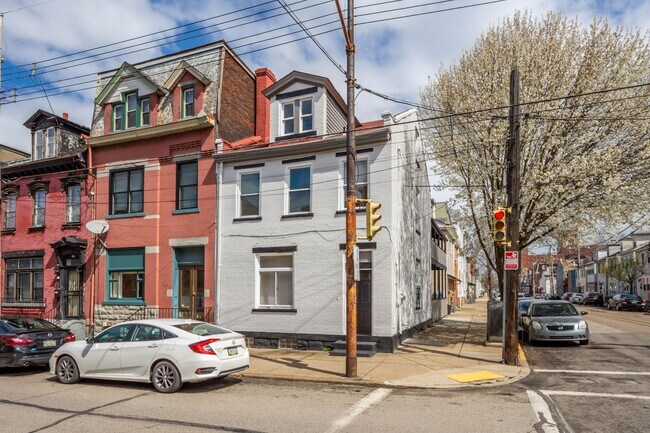 Building Photo - 129 S 18th St