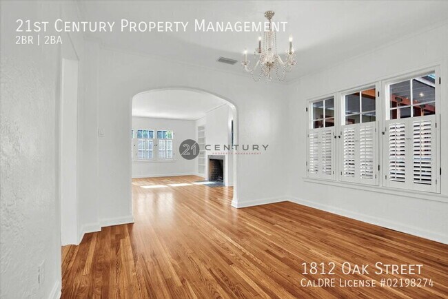 Building Photo - 1812 Oak St