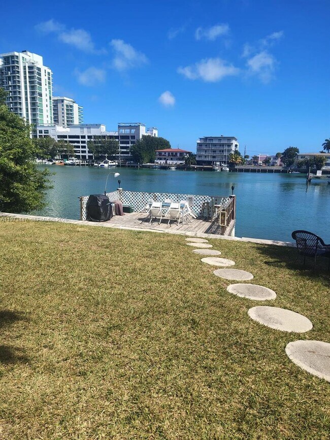 Building Photo - 7921 West Dr