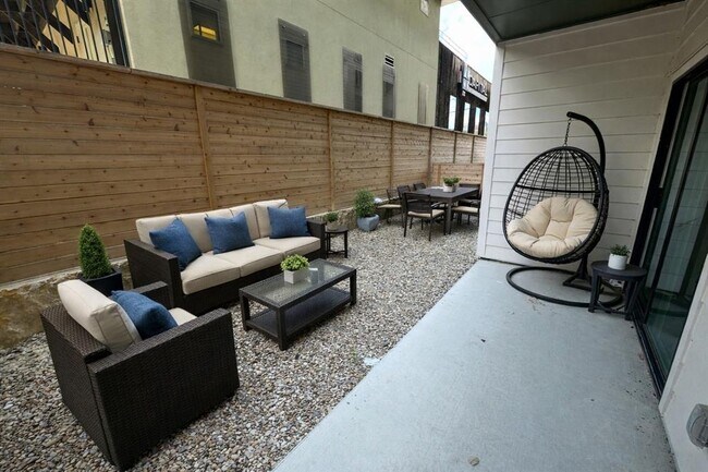 Building Photo - 4802 S Congress Ave