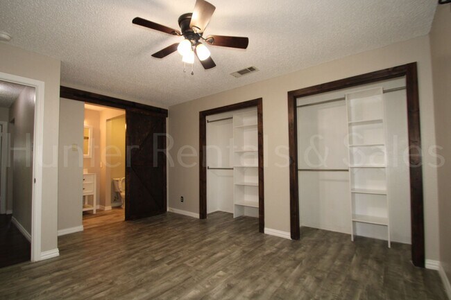 Building Photo - Stylish Killeen Retreat on Mountain View Drive