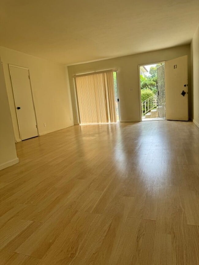 Building Photo - 6333 Bright Ave