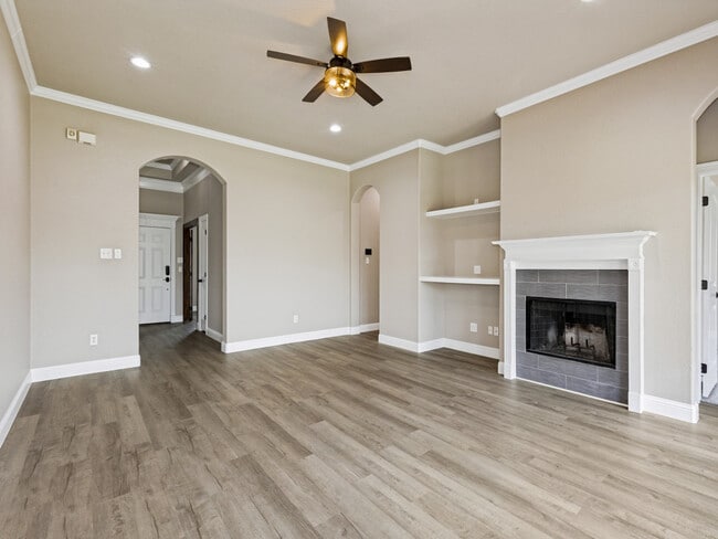Building Photo - 455 Chisholm Trail