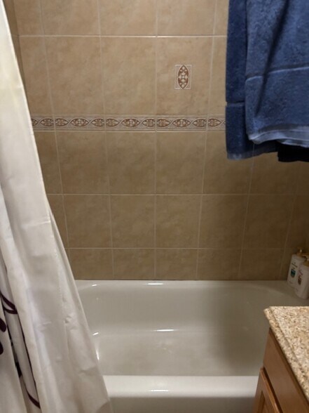 Building Photo - 40 Revere St