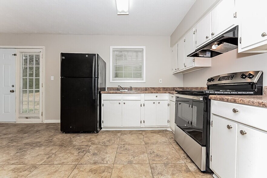 Building Photo - 164 Meadowlark Ln