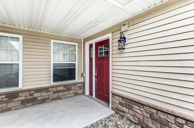 Building Photo - 7128 Triumph Ln