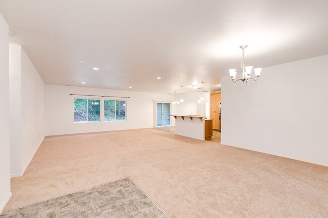 Building Photo - Beautiful 3 Bedroom rambler on a large and peaceful lot!