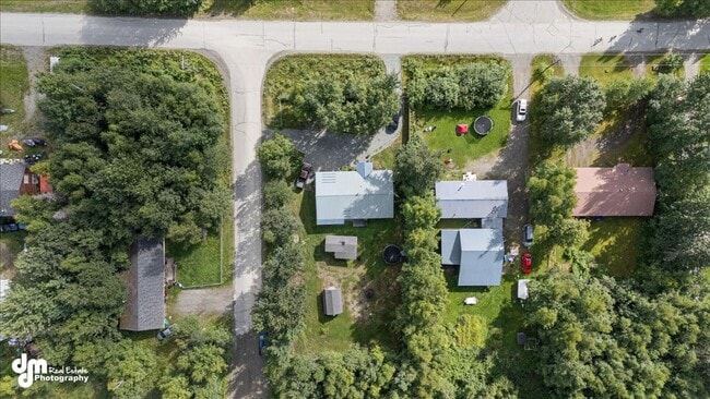 Building Photo - Cozy 3 bedroom 2 bath home w/ fully fenced...