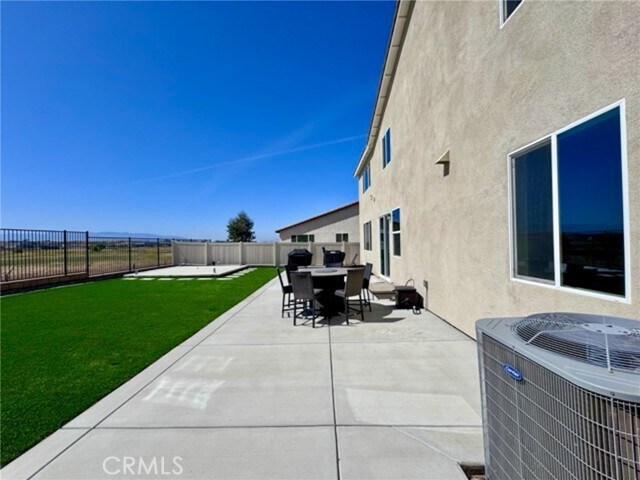 Building Photo - 36224 Owens Dr