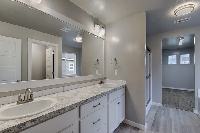 Building Photo - 4592 S Merrivale Pl