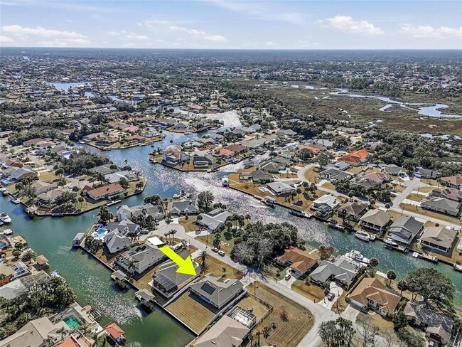 Building Photo - 8 Creek Ct